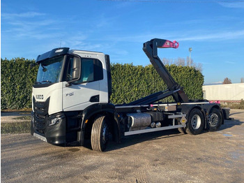 Camion ampliroll IVECO X-WAY
