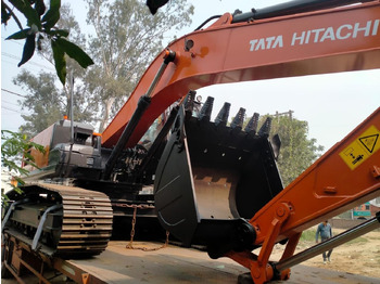Pelle sur chenille HITACHI ZX220
