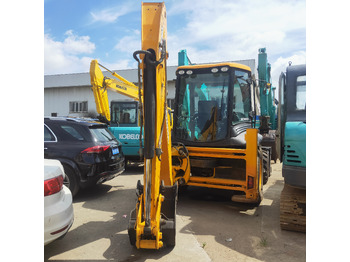 Tractopelle JCB 3CX
