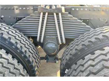 Tracteur routier neuf SINOTRUK Howo New Model 371 HP Truck Head for Sale In Zambia: photos 4