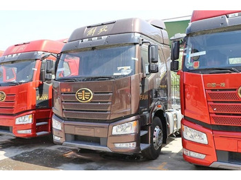 Tracteur routier FAW