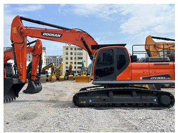 Pelle sur chenille DOOSAN DX300