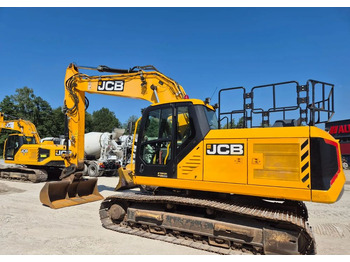 Pelle sur chenille JCB 220X