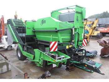 Arracheuse de pommes de terre AVR