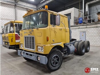 Photo d'intérieur 1: Tracteur routier MACK F 700 francais/french