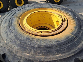 Pneus et jantes KOMATSU