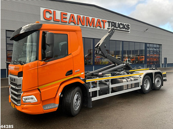 Camion ampliroll DAF XD 450