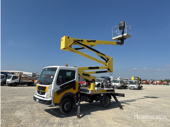 Camion avec nacelle 2011 Renault Maxity 110Dxi 2011 Socage DA320 20 m on Bucket Truck: photos 2