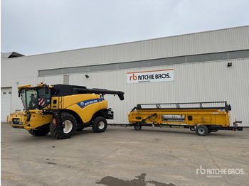 Moissonneuse-batteuse NEW HOLLAND