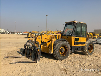 Chariot télescopique CATERPILLAR TH