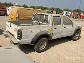 Pick-up 2008 Nissan 4x4 Crew Cab (Inoperable) Pickup: photos 4