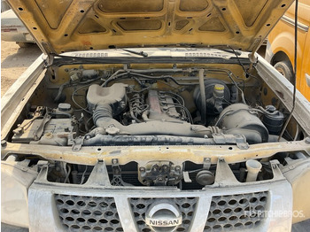 Pick-up 2008 Nissan 4x4 Crew Cab (Inoperable) Pickup: photos 5