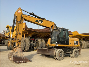 Pelle sur pneus CATERPILLAR M318D