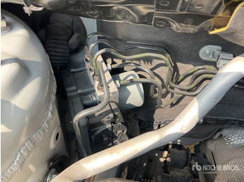 SUV 2019 Toyota RAV4 4WD SUV: photos 4 SUV 2019 Toyota RAV4 4WD SUV: photos 4