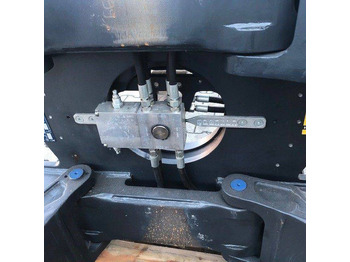 Pinces Cascade 360° Rotating Paper Roll Clamp: photos 5 Pinces Cascade 360° Rotating Paper Roll Clamp: photos 5