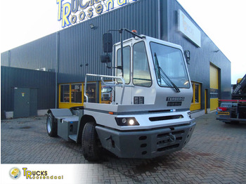 Tracteur portuaire TERBERG