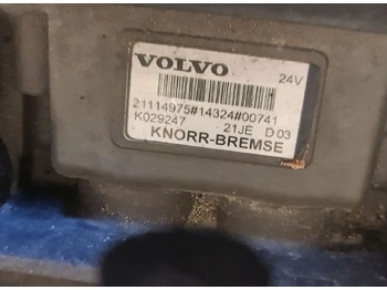 Valve de frein pour Camion Knorr-Bremse K029247 21114975   Volvo FH4 FM truck: photos 3