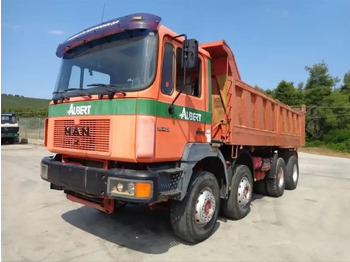 Camion benne MAN 33.403