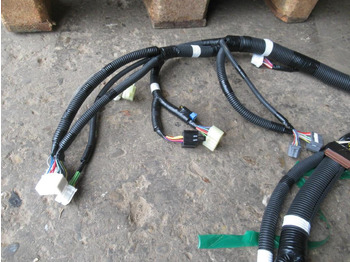 Câble/ Fil pour Engins de chantier neuf New Holland LF13E01056P2 - LF13E01056P1: photos 4