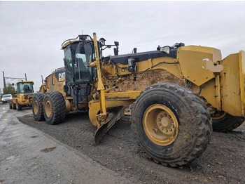 Niveleuse CATERPILLAR 14