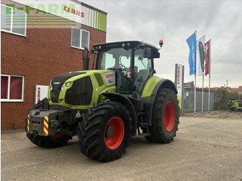 Tracteur agricole CLAAS Axion 830