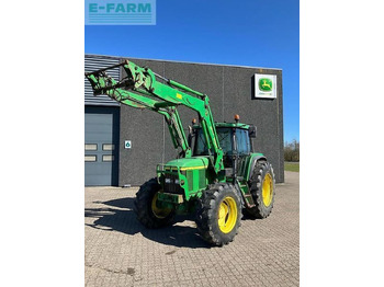 Tracteur agricole JOHN DEERE 6810