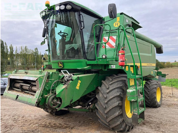 Moissonneuse-batteuse JOHN DEERE W660