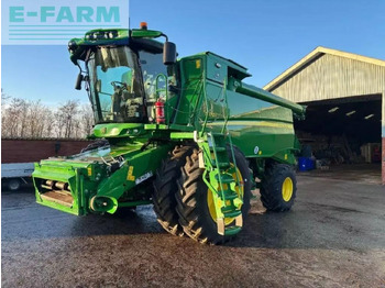 Moissonneuse-batteuse JOHN DEERE T670