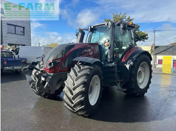 Tracteur agricole VALTRA T214