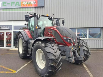 Tracteur agricole VALTRA T214