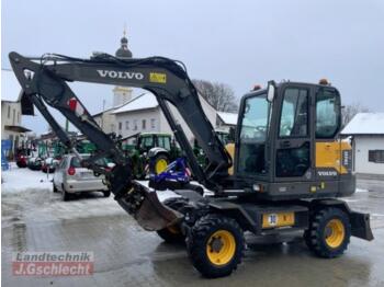 Pelle sur pneus VOLVO EW60E