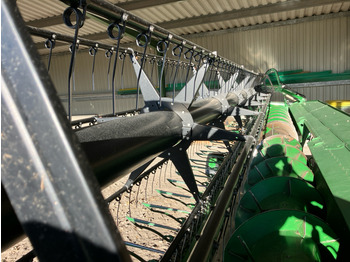 Moissonneuse-batteuse John Deere T670i mit 630X Schneidwerk: photos 2 Moissonneuse-batteuse John Deere T670i mit 630X Schneidwerk: photos 2