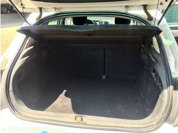 Voiture Citroën C4 EV-500-GR - véhicule non roulant: photos 5