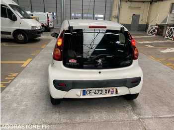 Voiture PEUGEOT
