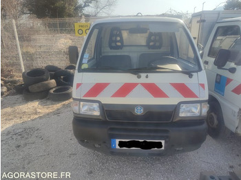 Véhicule utilitaire benne PIAGGIO