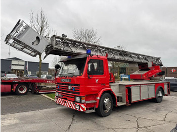 Camion de pompier SCANIA P82