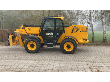 Chargeuse sur pneus télescopique JCB