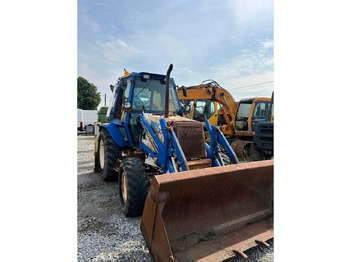 Pelle sur pneus CASE 580K