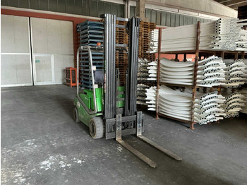 Chariot élévateur CESAB