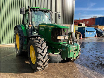 Tracteur agricole 2007 JOHN DEERE 6820 FOUR WHEEL DRIVE FARM TRACTOR: photos 2 Tracteur agricole 2007 JOHN DEERE 6820 FOUR WHEEL DRIVE FARM TRACTOR: photos 2