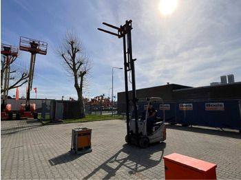 Chariot élévateur STILL RX20