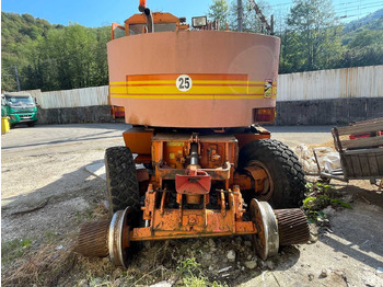 Pelle sur pneus CASE - 1992 - 688P - WHEELED EXCAVATOR: photos 5 Pelle sur pneus CASE - 1992 - 688P - WHEELED EXCAVATOR: photos 5
