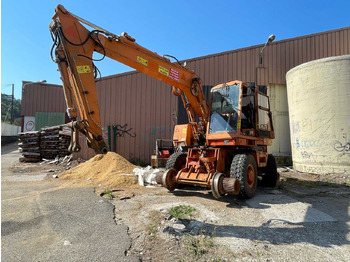 Pelle sur pneus CASE