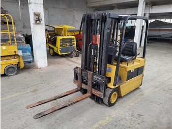 Chariot élévateur CATERPILLAR