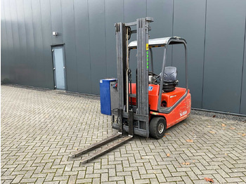 Chariot élévateur CESAB