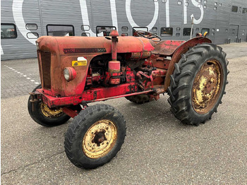 Tracteur agricole DAVID BROWN