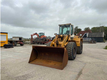 Chargeuse sur pneus LIEBHERR