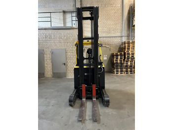 Chariot à mât rétractable Hyster R1.6: photos 3 Chariot à mât rétractable Hyster R1.6: photos 3