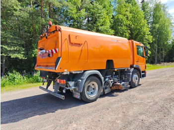 Balayeuse de voirie Bucher Cityfant 60 MB Atego: photos 4