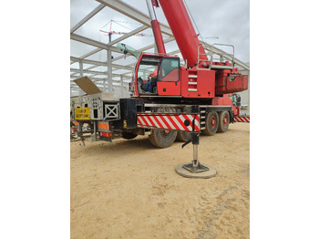Grue mobile LIEBHERR LTM 1090